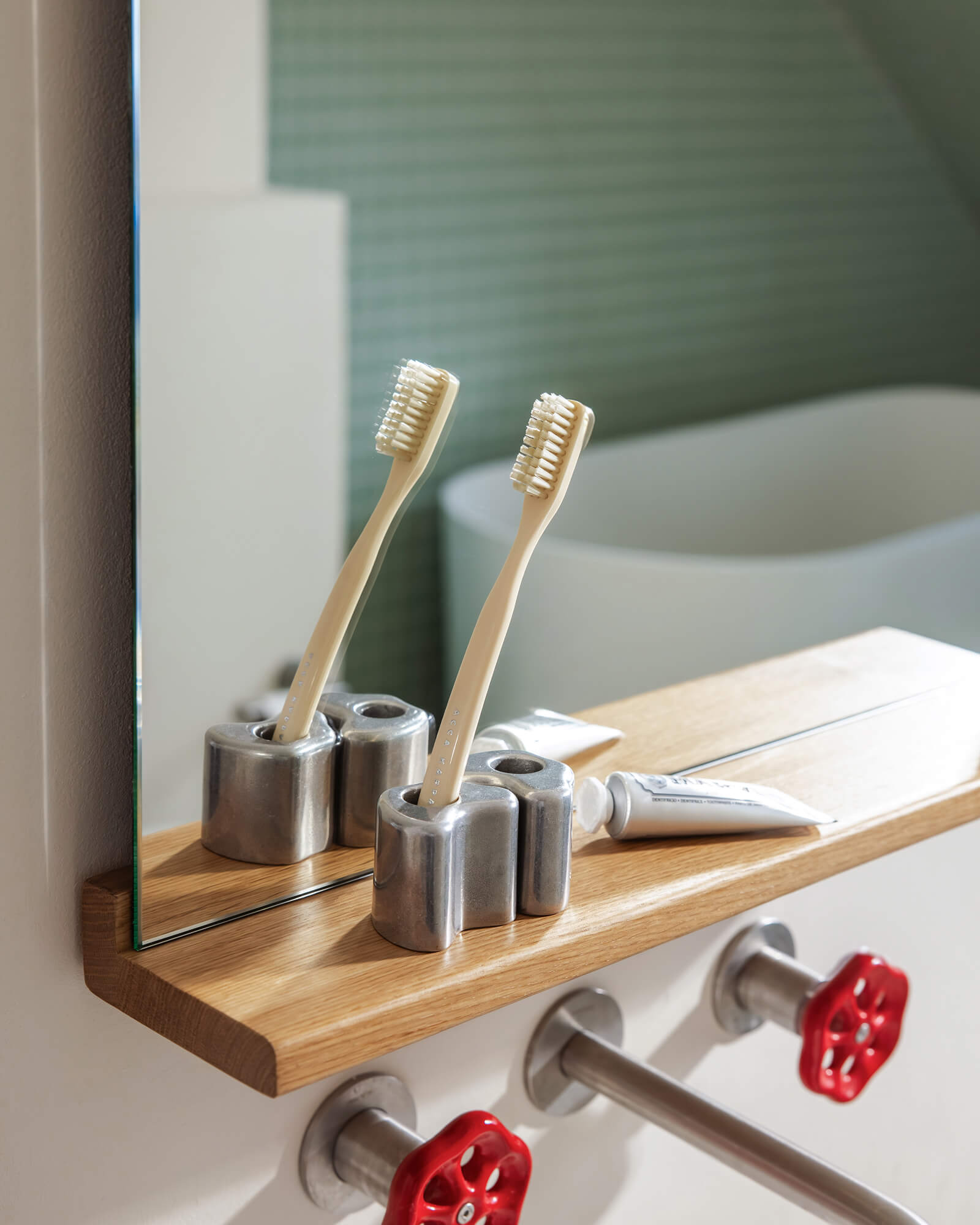 Mis Toothbrush Holder