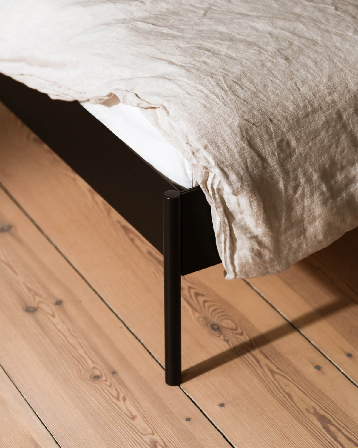 Eton Bed Basic Black