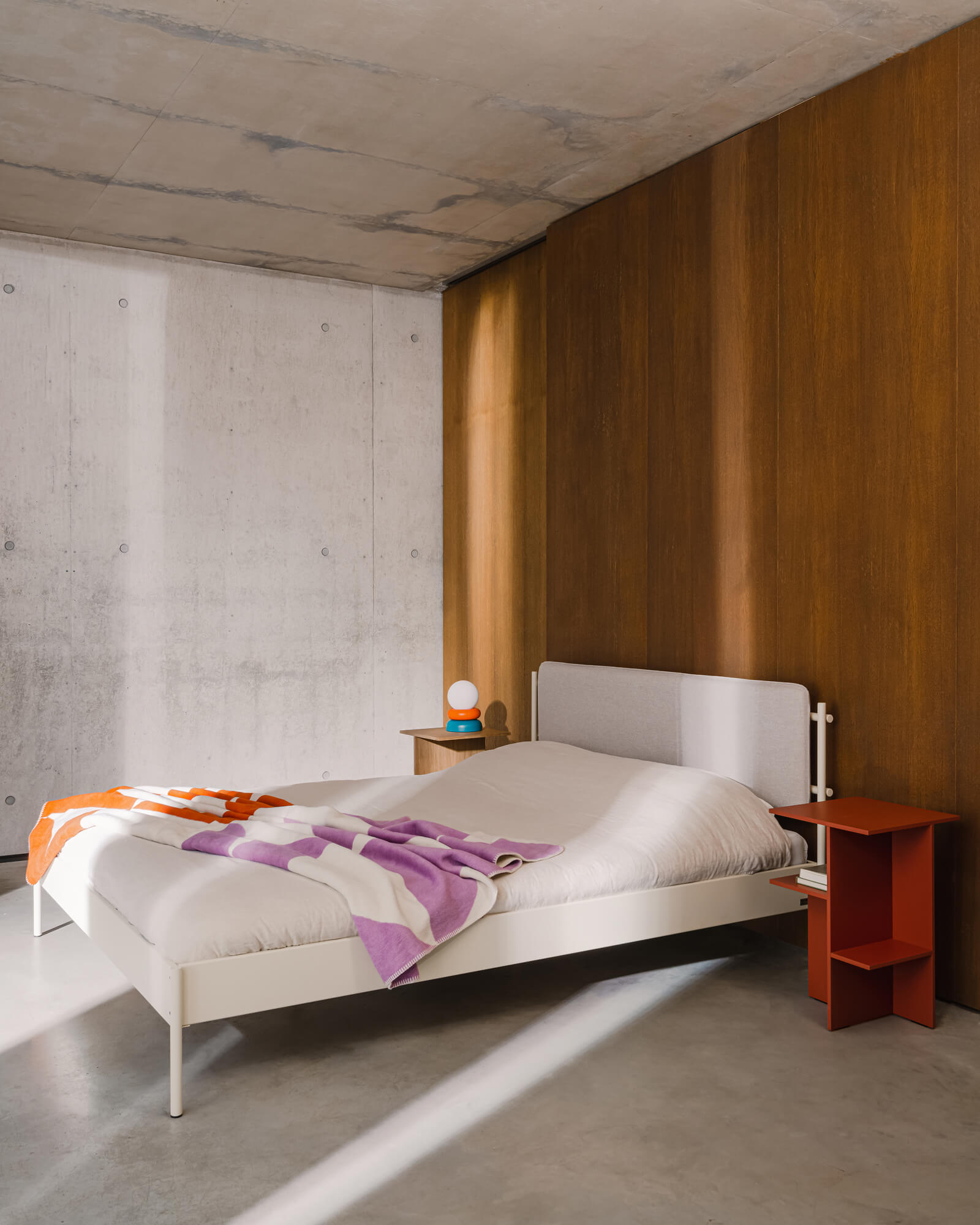 Bundle Lit Eton basic & Table de chevet Tu