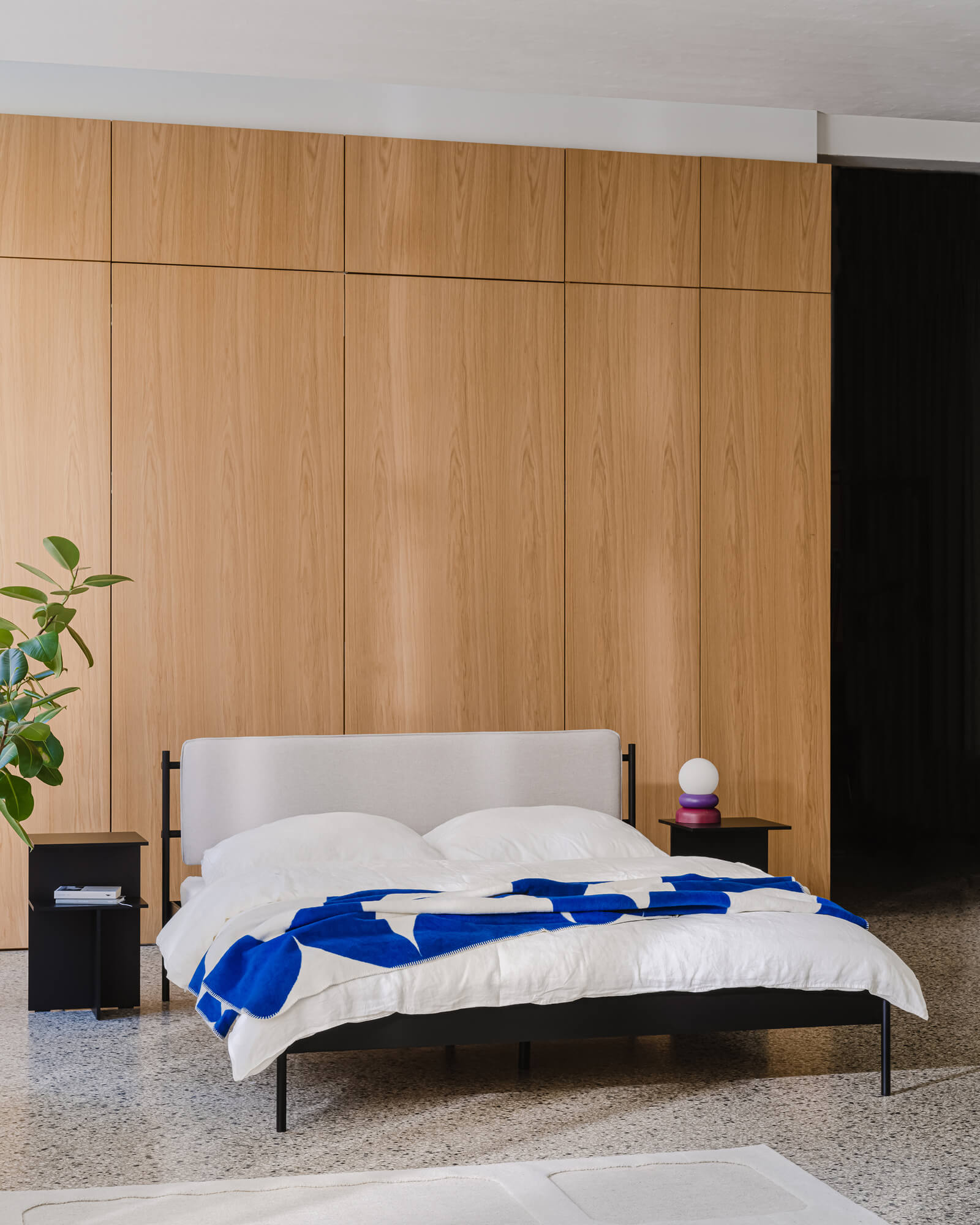 Bundle Lit Eton basic & Table de chevet Tu