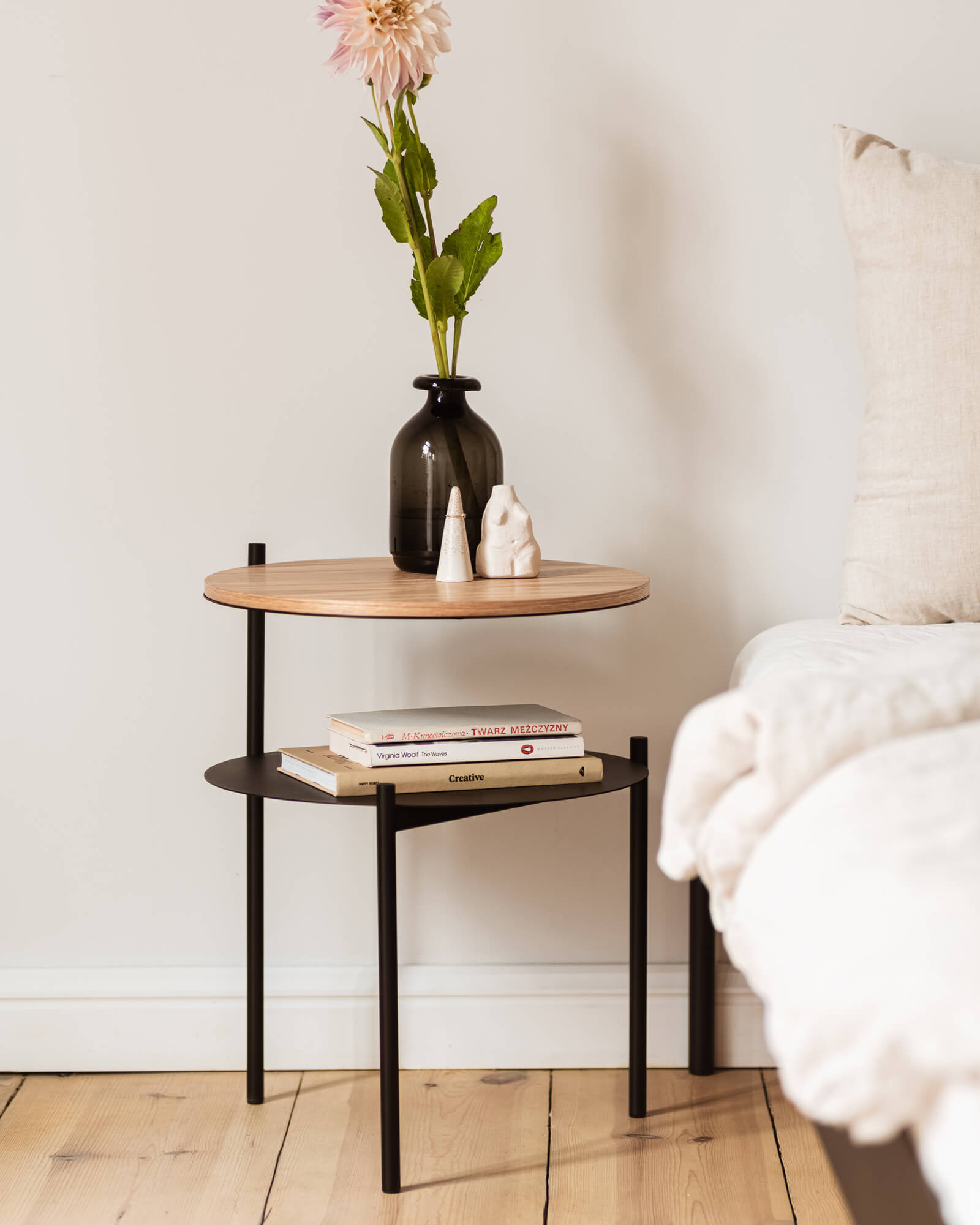 Bundle lit Streiko et table de chevet Tu