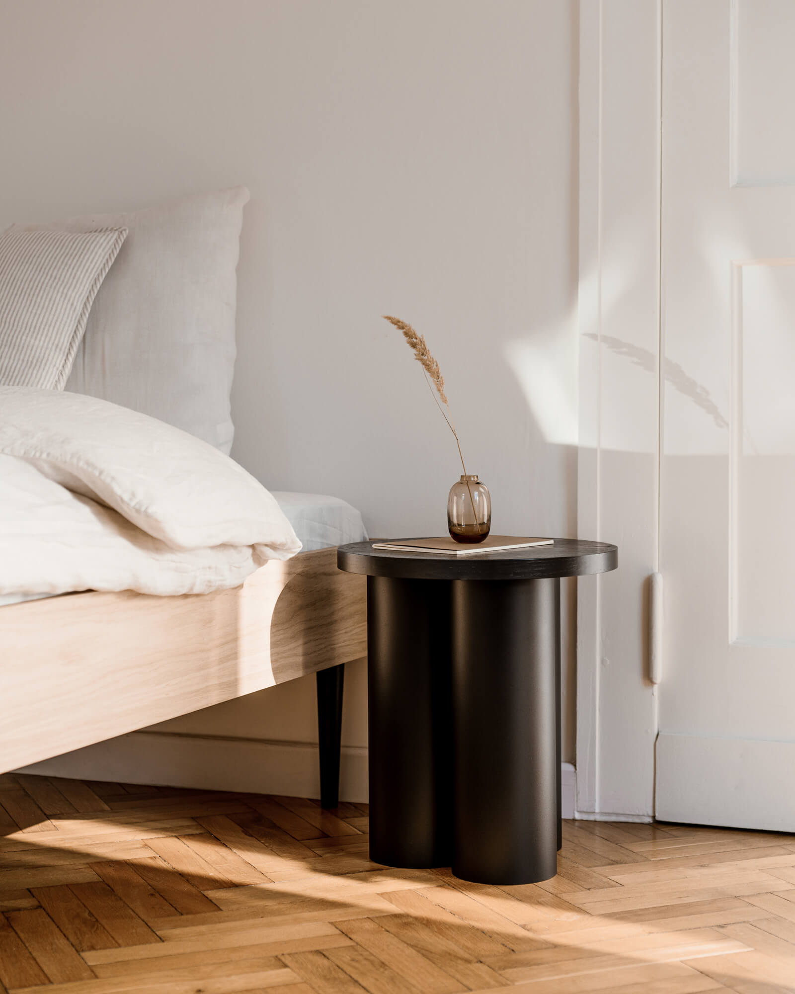 Bundle lit Streiko et table de chevet Tu