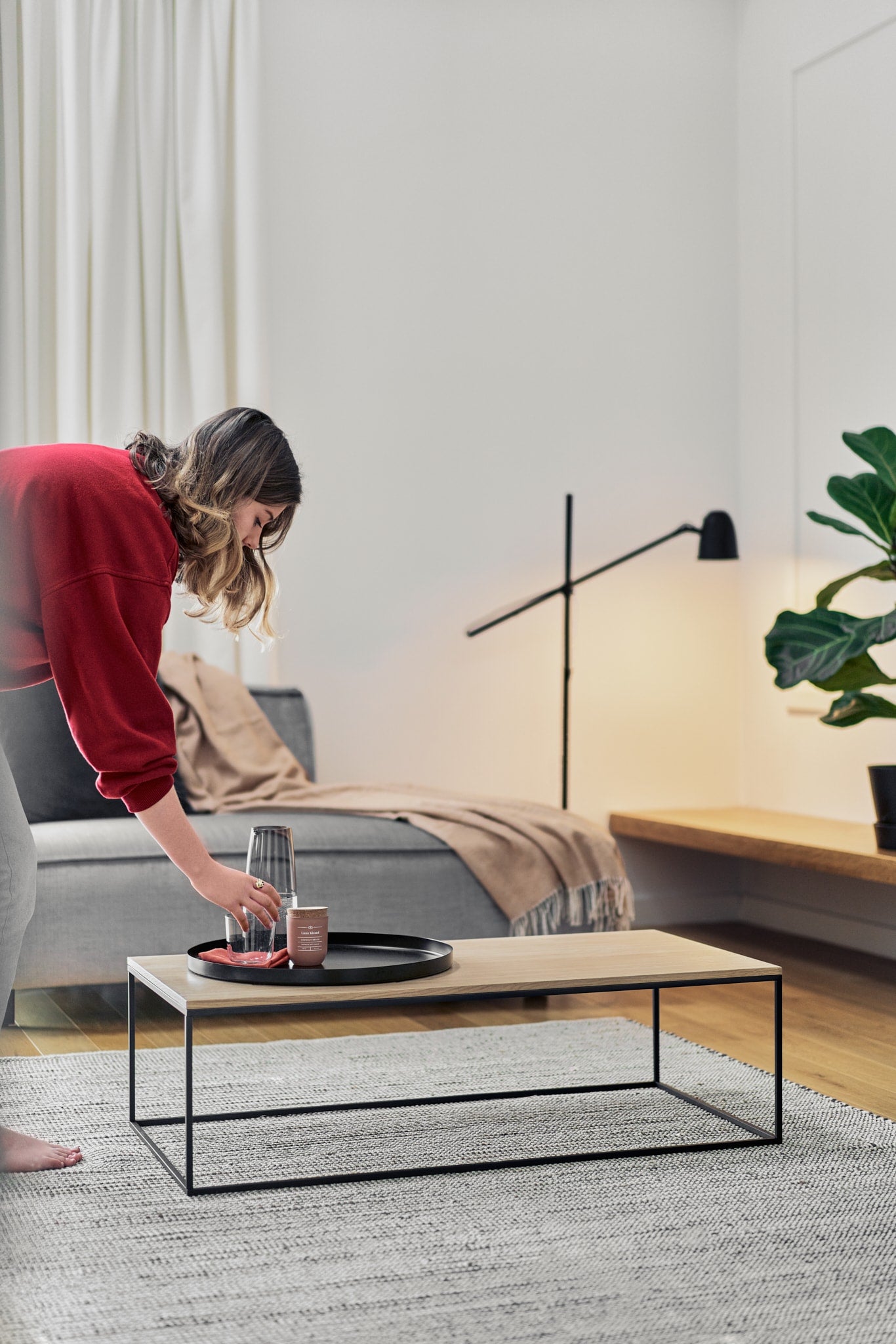 Entrez dans le confort et explorez les idées de salons pour les petits espaces, les espaces douillets et les espaces esthétiques. Découvrez des designs modernes, notamment des tables basses, poufs, tabourets, tables d'appoint, canapés, fauteuils, ottomans, meubles TV, buffets et bien plus encore. Aux couleurs vives, japandi ou minimalistes.