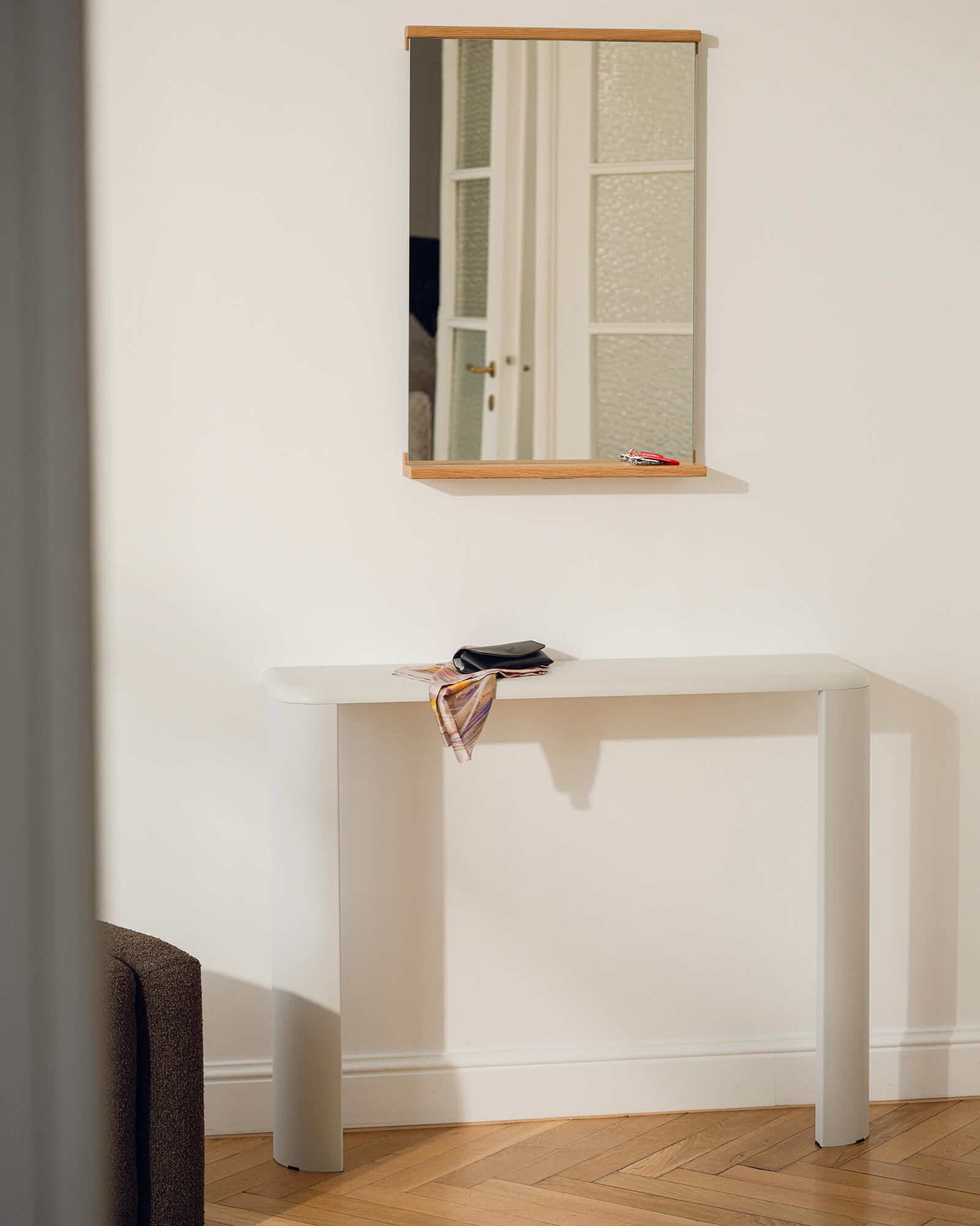 Fli Console Table