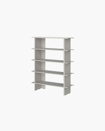 Hes Bücherregal