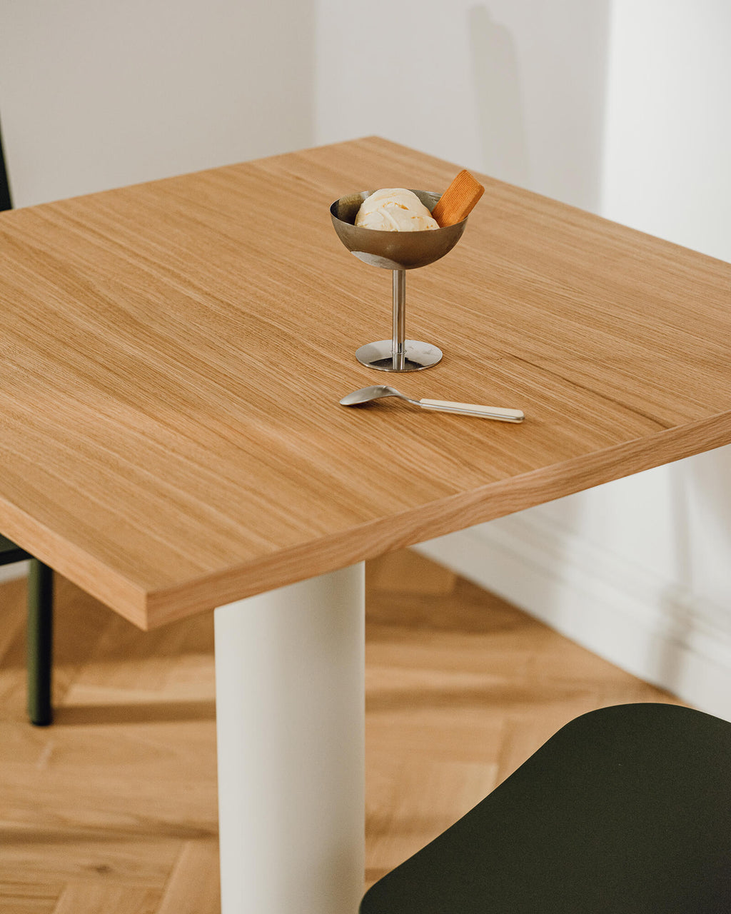 Sool Café Table