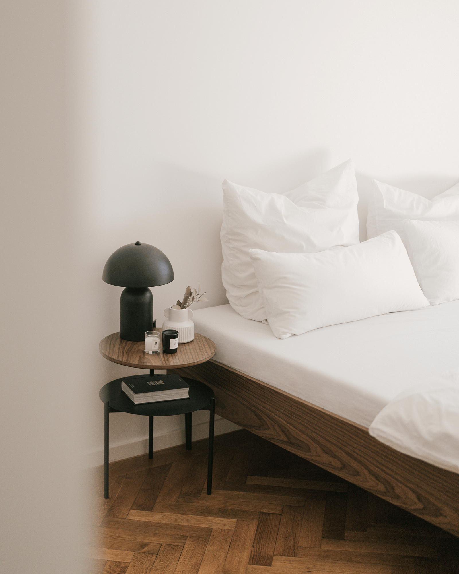 Bundle lit Streiko et table de chevet Tu