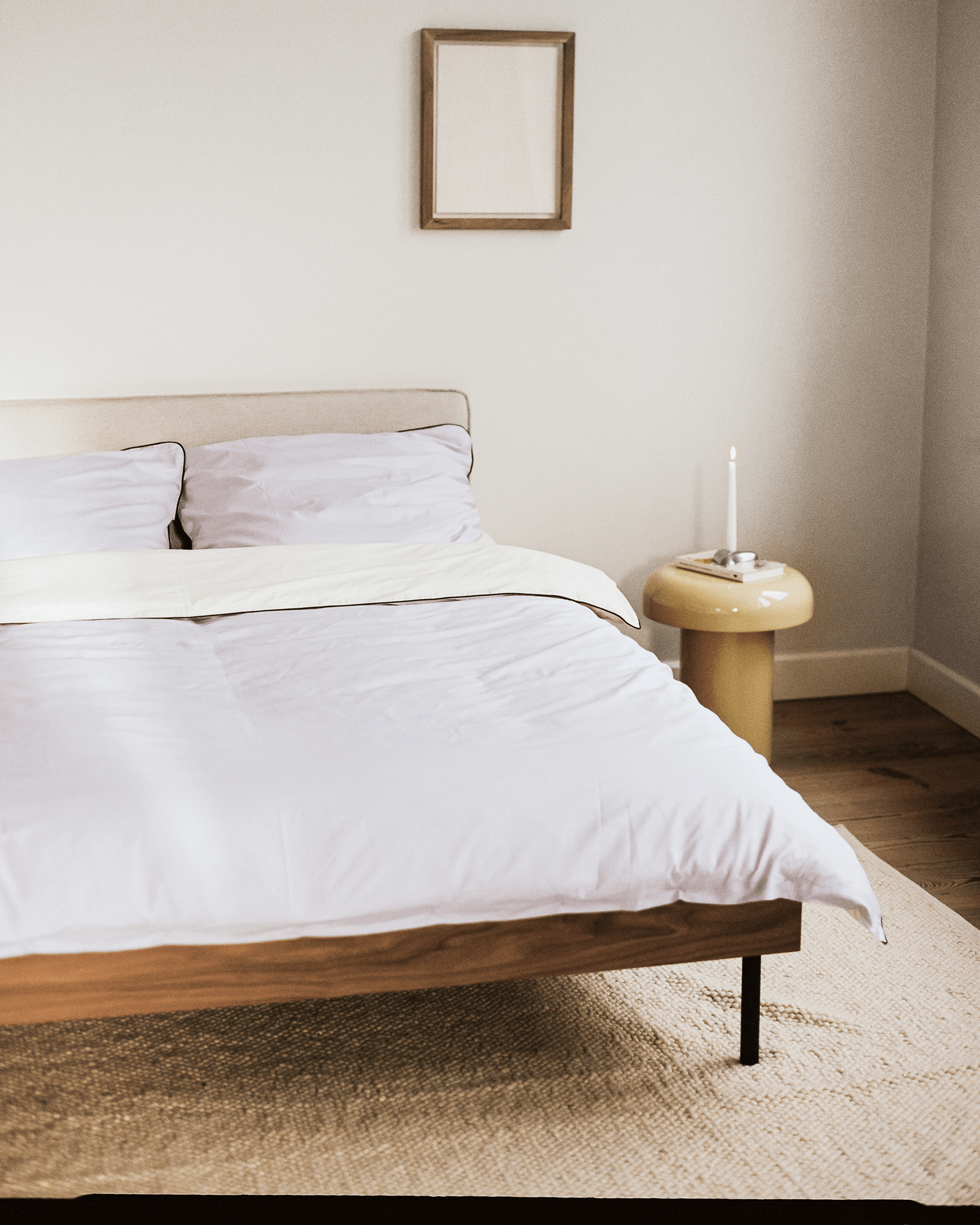 Bundle lit Streiko et table de chevet Tu