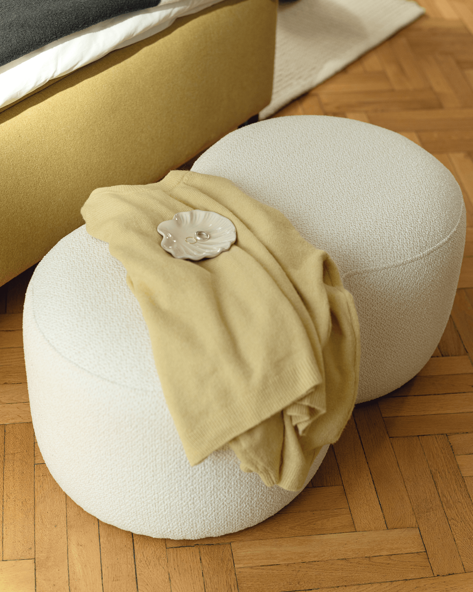 Umbo Pouf