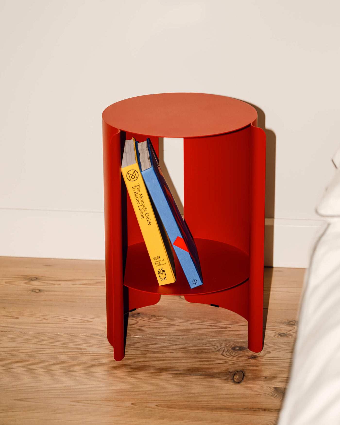 Wa Side Table - red - modern steel side table - noo.ma