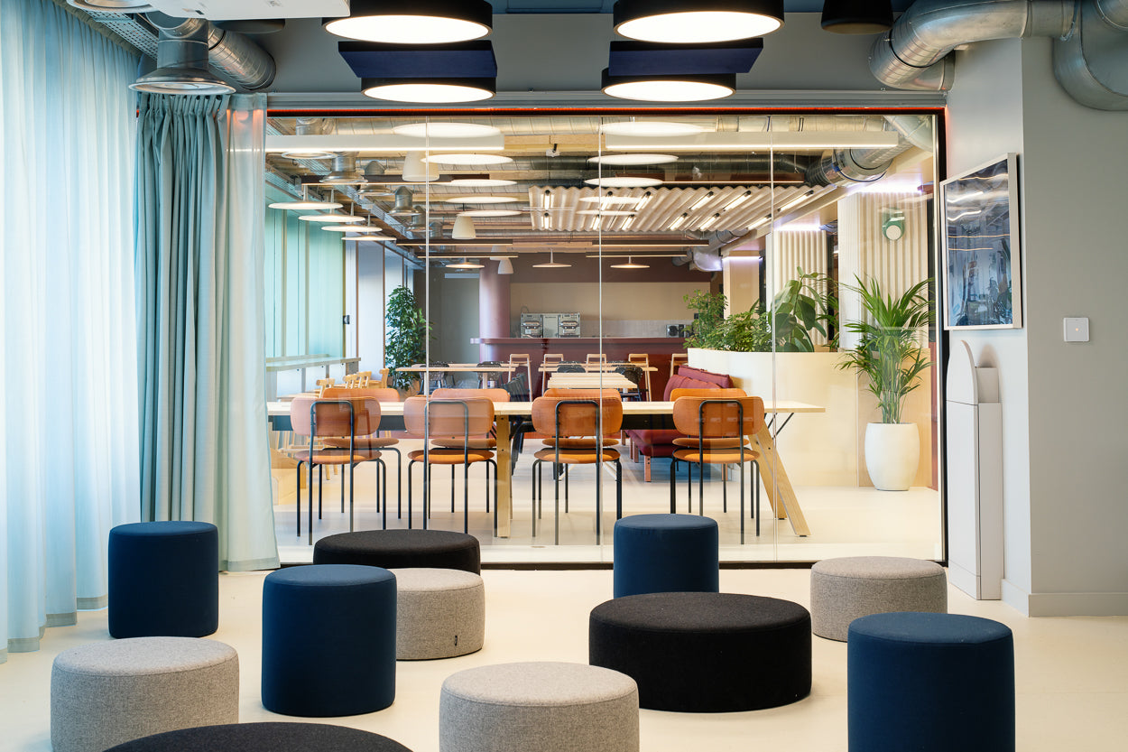 Nowe biuro Allianz w Paryżu wyposażone w produkty noo.ma 